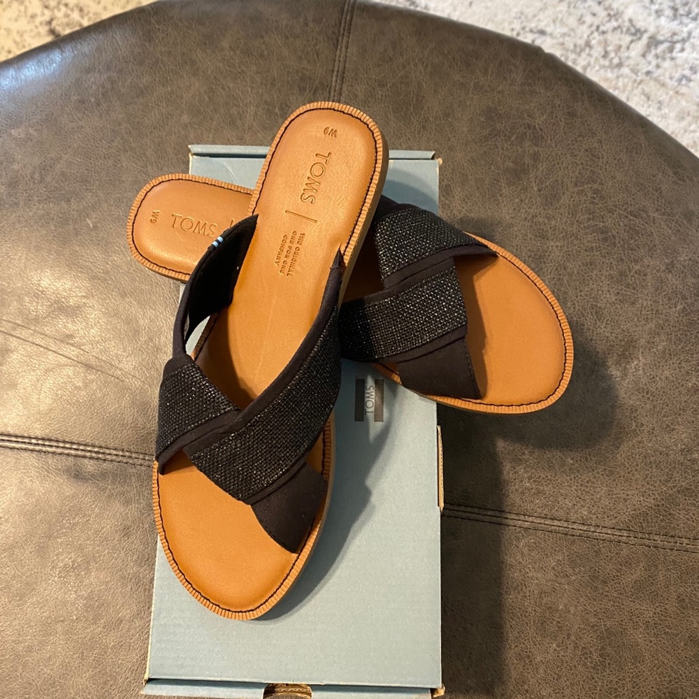 Toms sandals